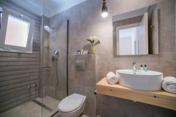 One-Bedroom Apartment with Pool View4