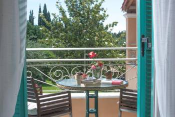 Two-Bedroom Apartment with Pool View5