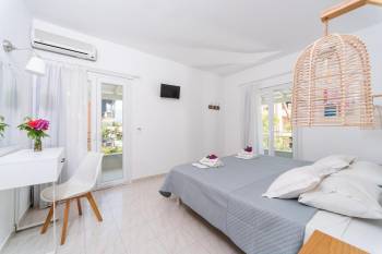 Two-Bedroom Apartment with Garden View8