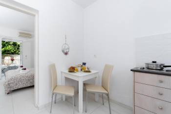 Standard Studio with garden view3